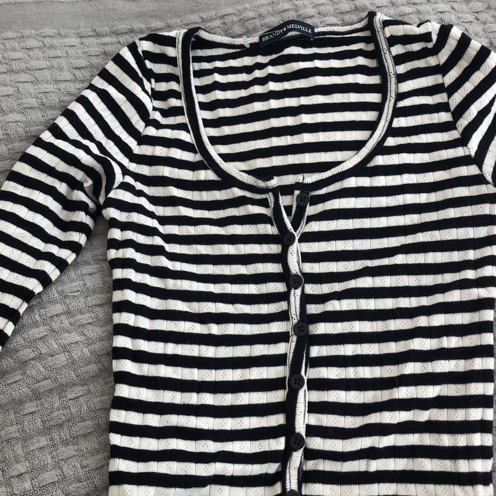 Brandy Melville long sleeve crop top